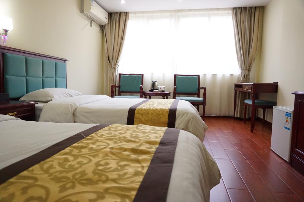 Guangdong Oversea Chinese Hotel Γκουανγκζού Δωμάτιο φωτογραφία