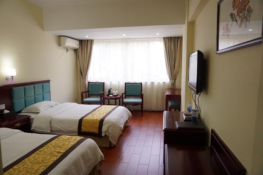 Guangdong Oversea Chinese Hotel Γκουανγκζού Δωμάτιο φωτογραφία
