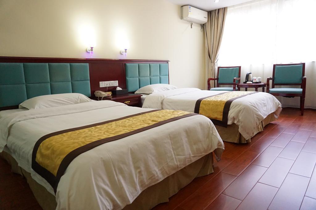 Guangdong Oversea Chinese Hotel Γκουανγκζού Δωμάτιο φωτογραφία