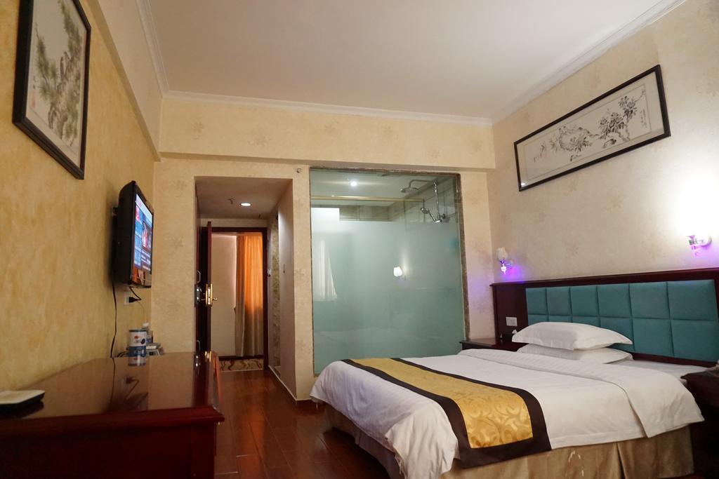 Guangdong Oversea Chinese Hotel Γκουανγκζού Δωμάτιο φωτογραφία