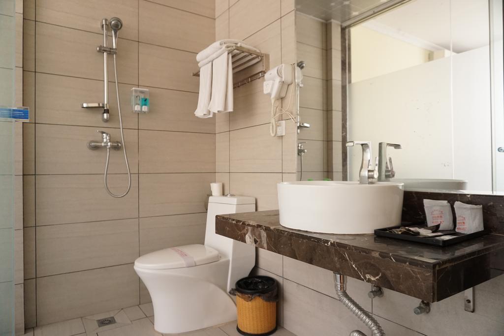 Guangdong Oversea Chinese Hotel Γκουανγκζού Δωμάτιο φωτογραφία